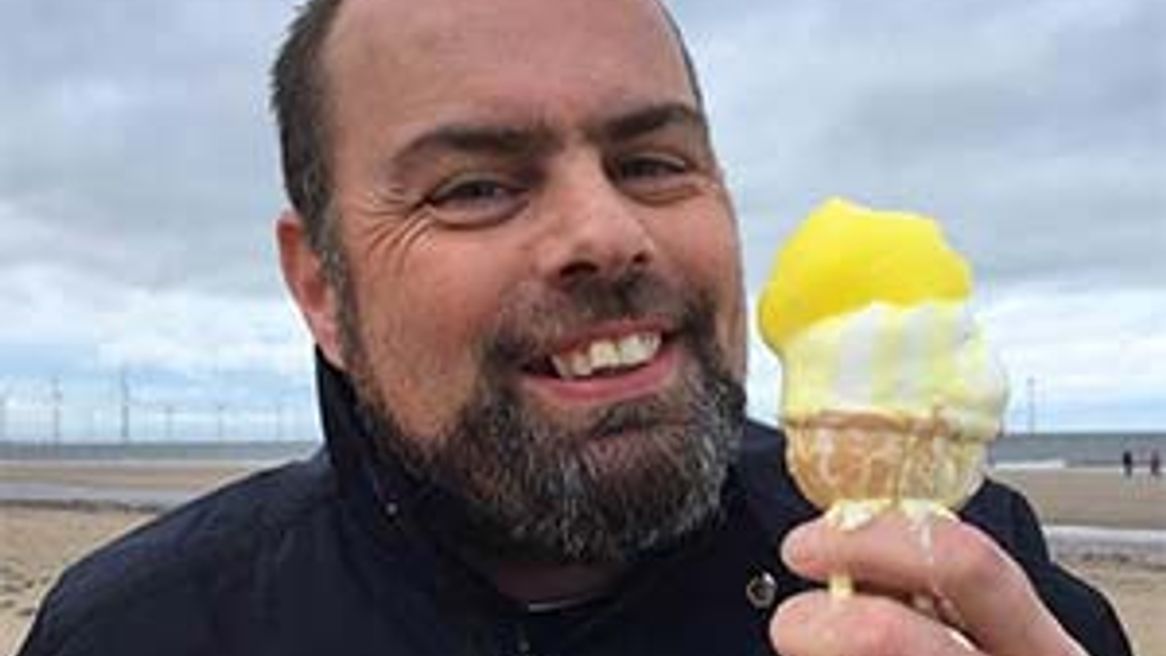 Comedian eating an ice cream